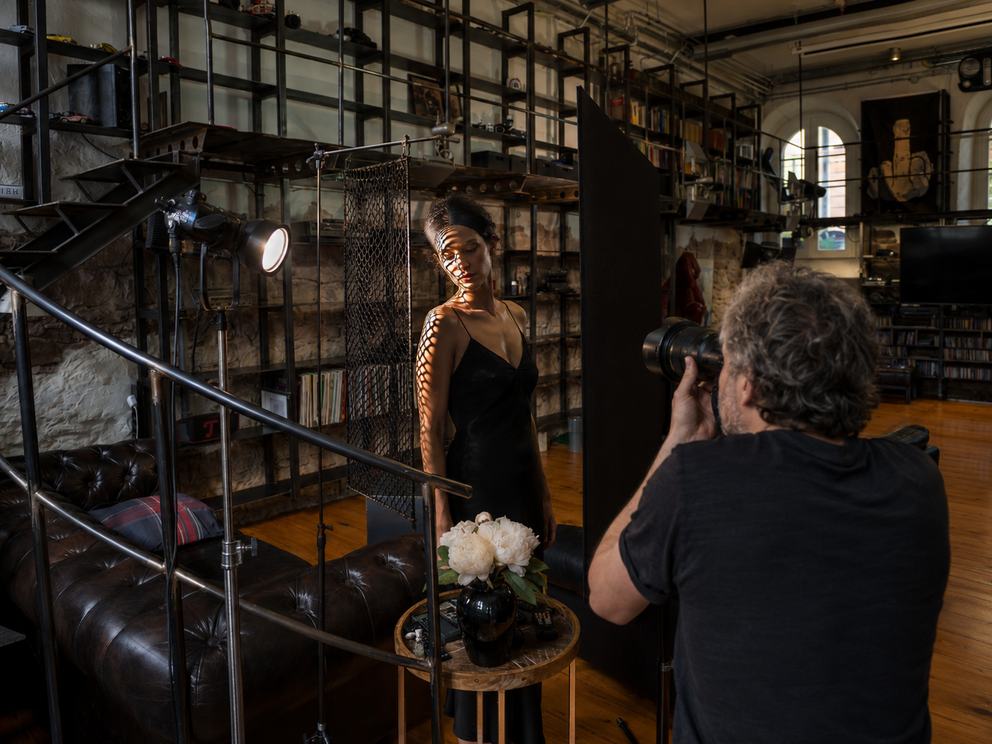 Schattenmuster Setup mit Netz im Black Steel Loft