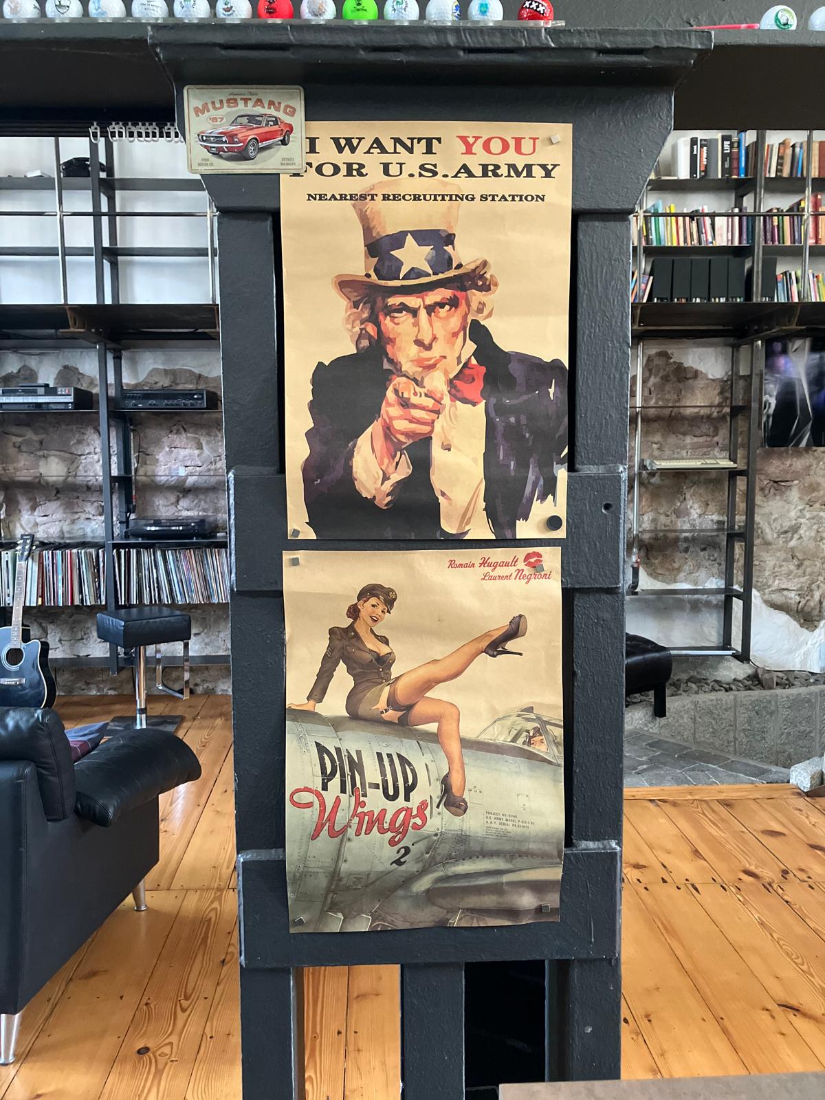 Black Steel Loft Poster Column